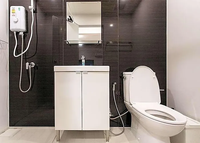 U4 Large 2 Bed Full Kitchen 200m To Bts 3*